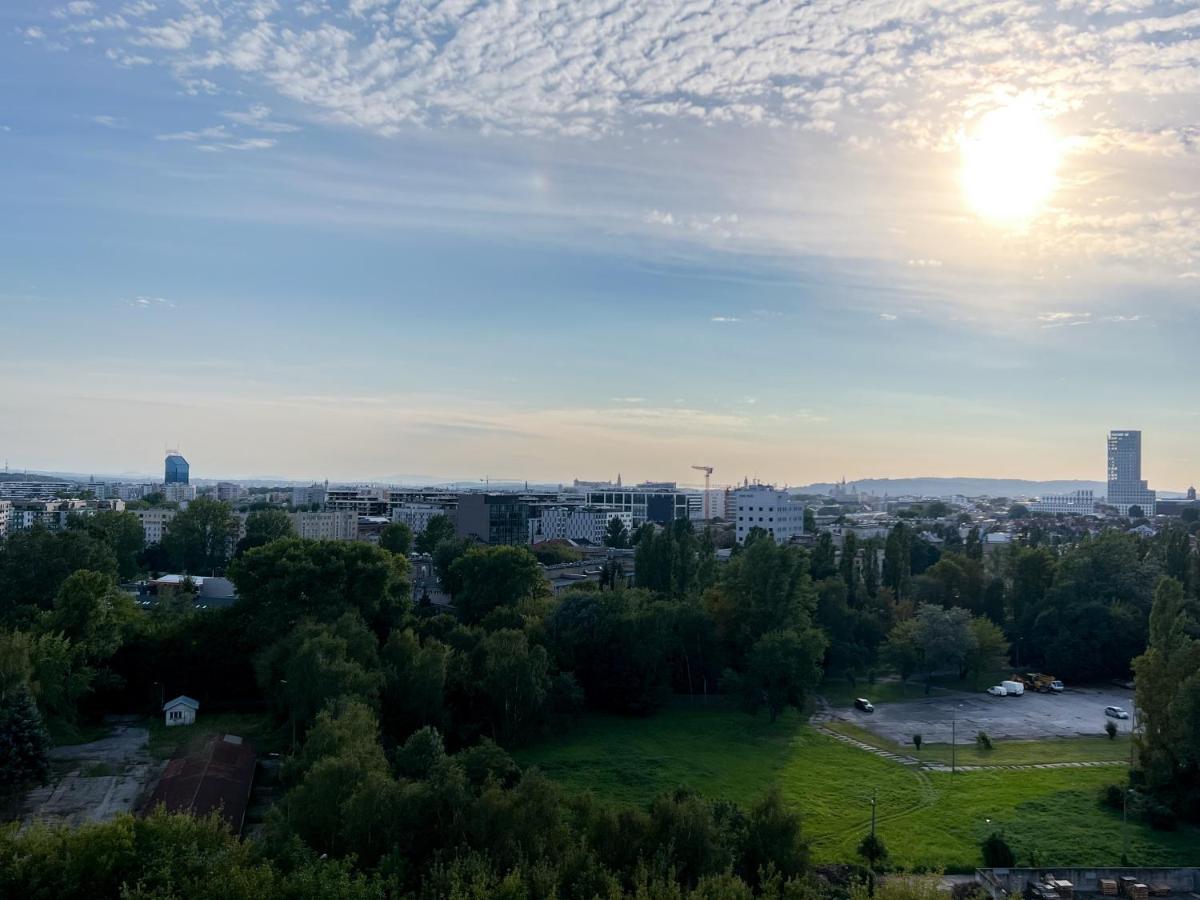 Апартаменты 12 Floor Mogilska Tower Краков Экстерьер фото