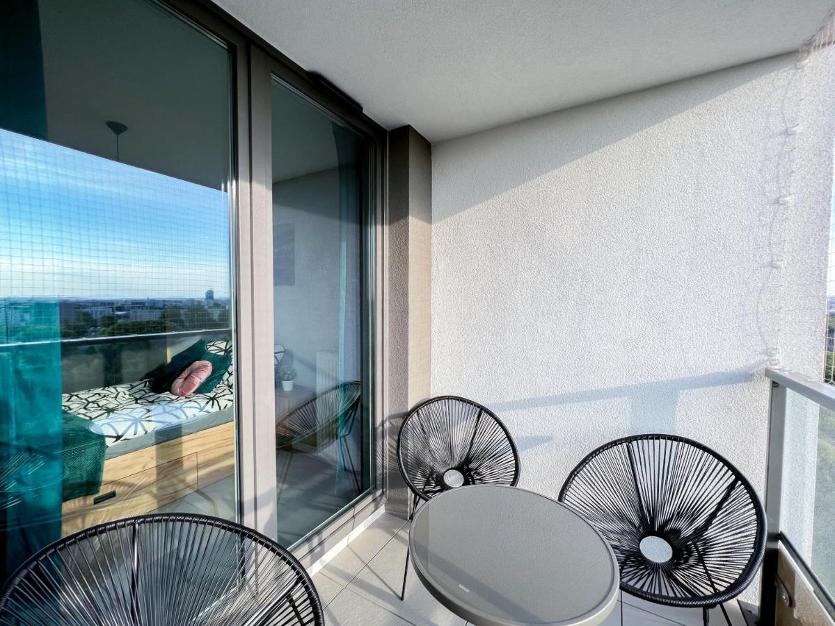 Апартаменты 12 Floor Mogilska Tower Краков Экстерьер фото